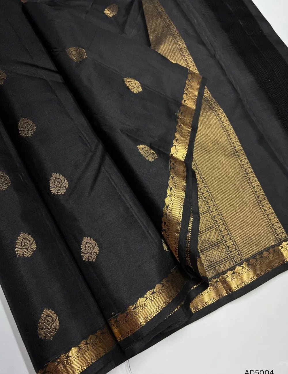Black - Kanchi Border Soft Silk Saree - Image 2